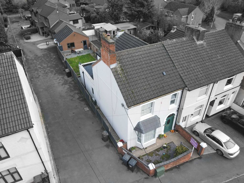 3 bed semidetached house for sale in Manor Road, Donington Le Heath