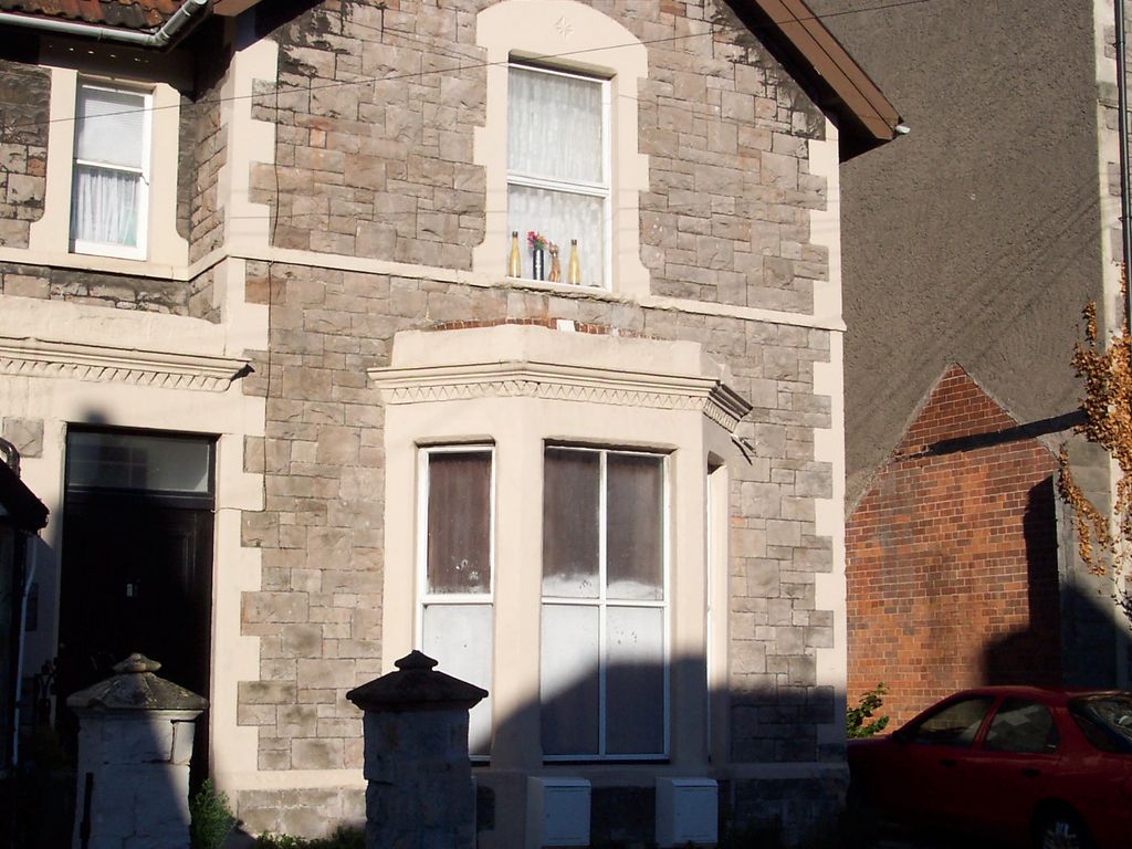 2 bed flat to rent in Street, WestonSuperMare BS23, £895 pcm