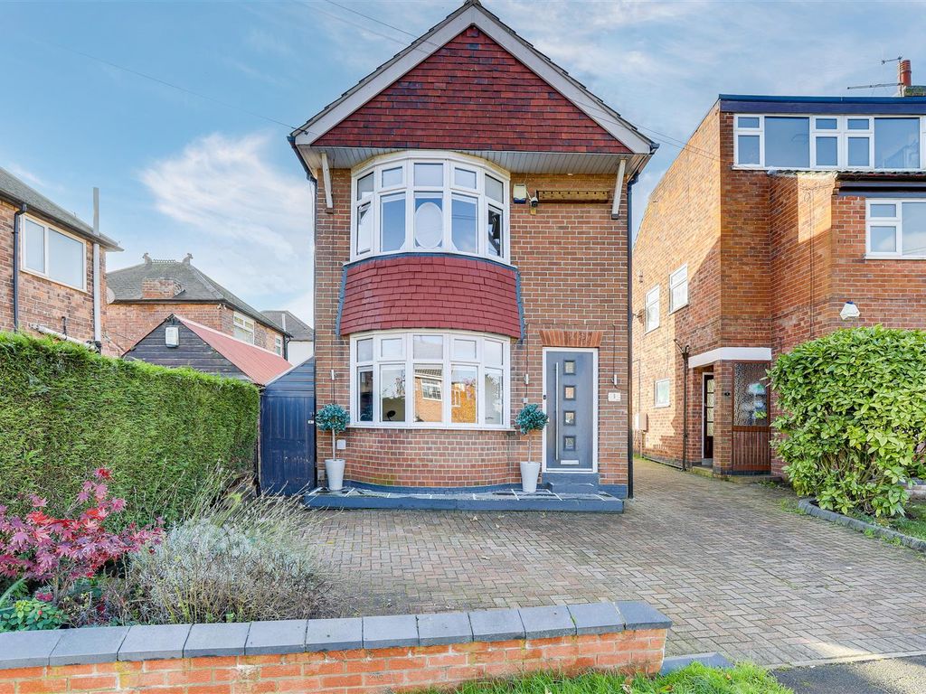 2 bed detached house for sale in Greenfield Grove, Carlton, Nottinghamshire NG4, £280,000 Zoopla