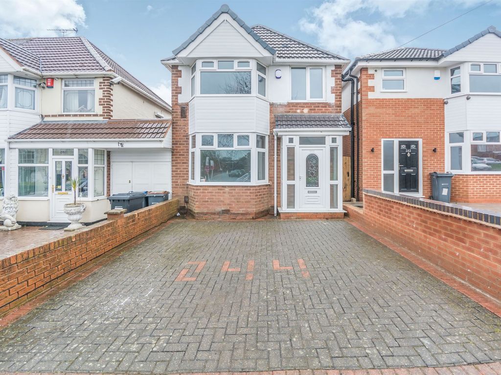 3 bed link detached house for sale in Jiggins Lane, Bartley Green B32