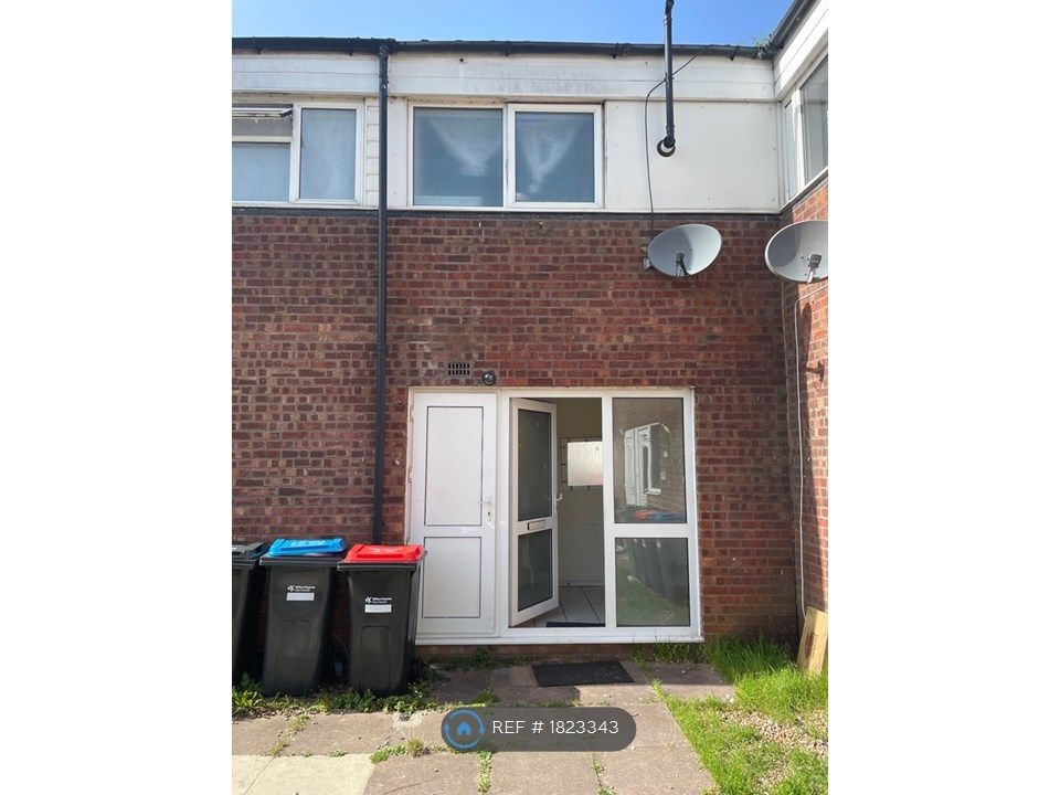 4 bed terraced house to rent in Greenleys, Milton Keynes MK12, £1,400