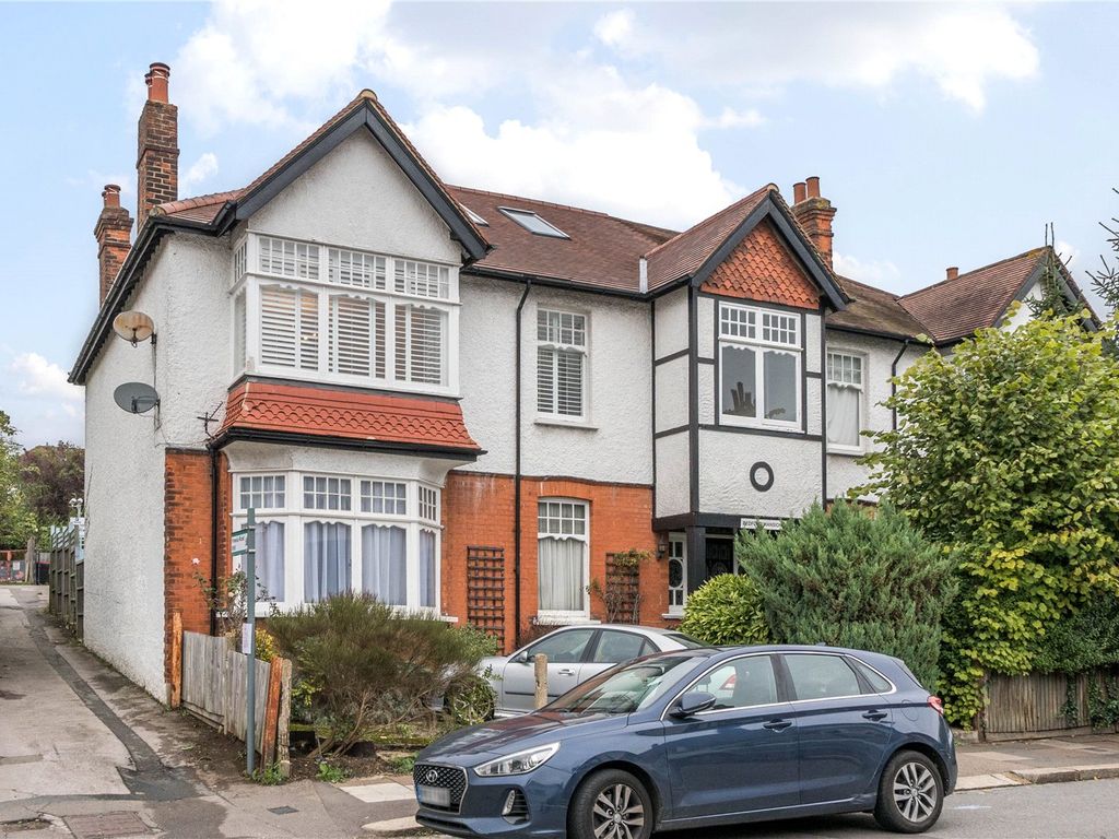 3 bed flat for sale in Bedford Mansions, Bedford Avenue, High