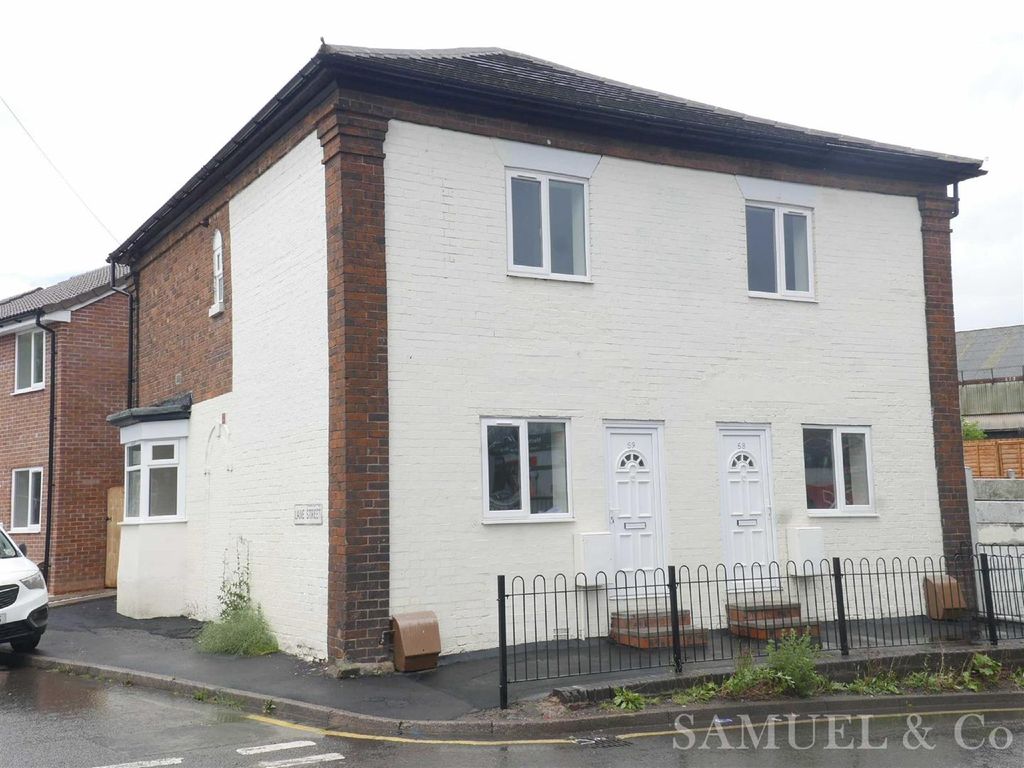 2 bed semidetached house to rent in Lane Street, Bilston WV14, £800