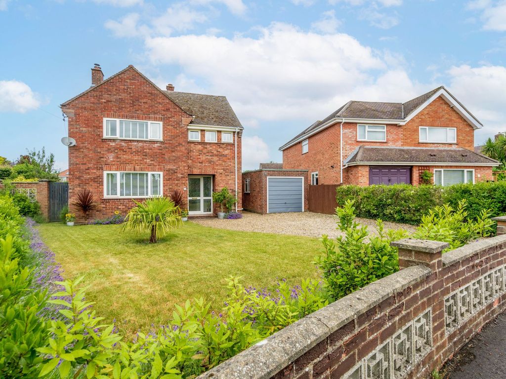 3 bed detached house for sale in Beatty Road, Norwich NR4, £500,000