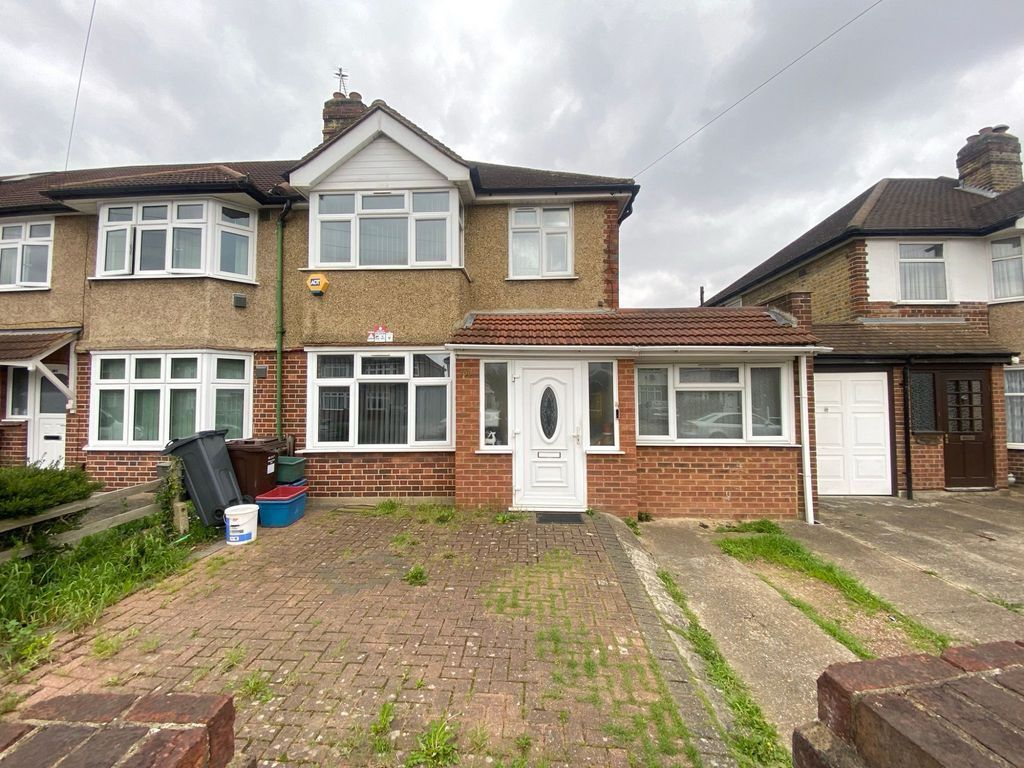 4 bed semidetached house for sale in Springwell Road, Heston, Hounslow