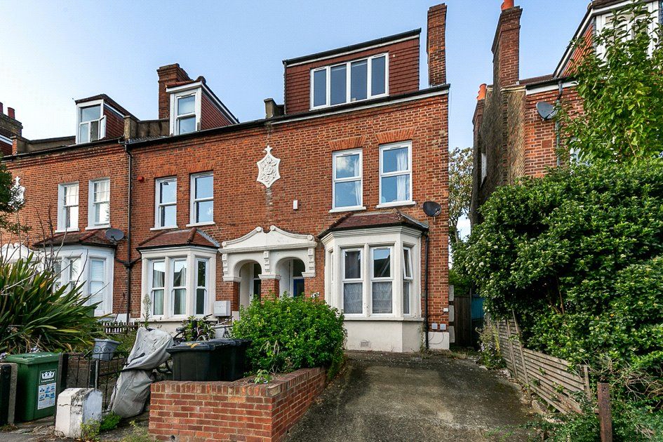 2 bed flat for sale in Ladywell Road, London SE13, £350,000 Zoopla