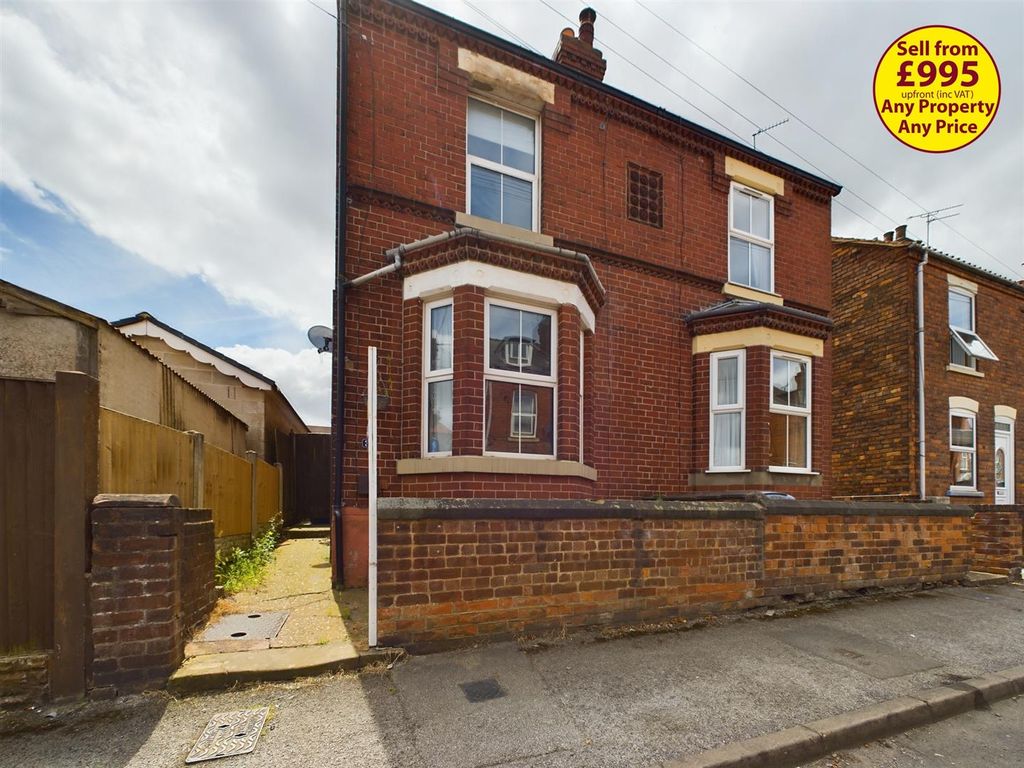 3 bed semidetached house for sale in 36 Century Road, Retford, Notts