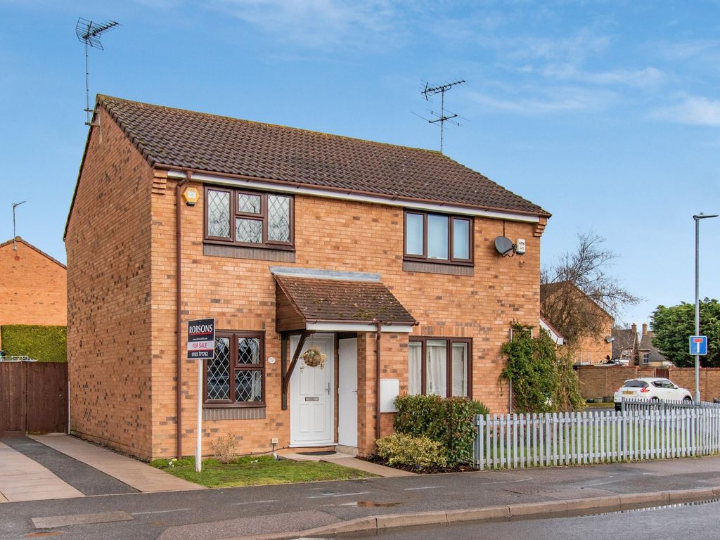 2 bed semidetached house for sale in Springwell Avenue, Rickmansworth