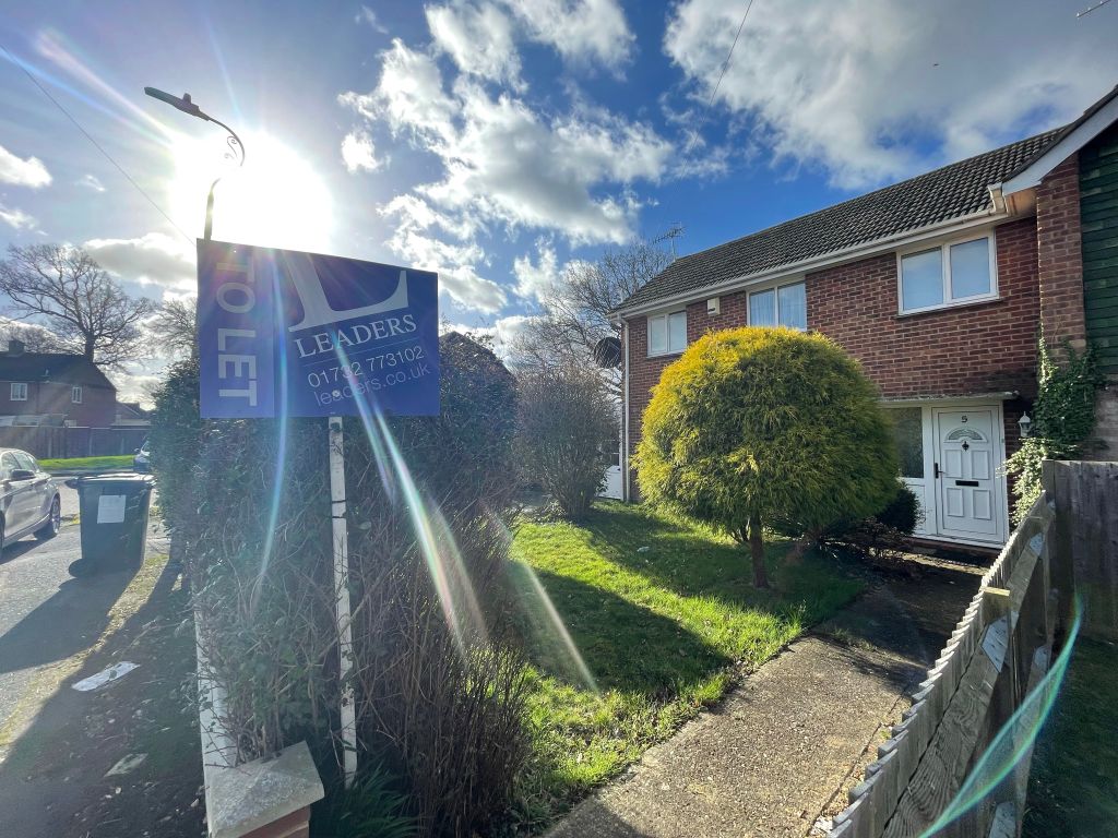 3 bed semidetached house to rent in Pine Ridge, Tonbridge TN10 Zoopla