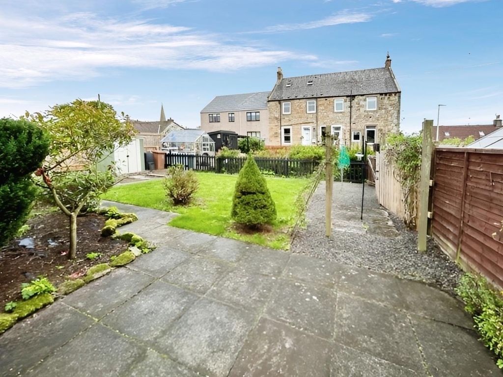 2 bed flat for sale in Church Street, Freuchie, Cupar KY15, £120,000