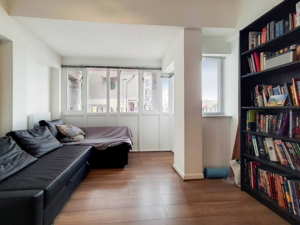 Maynards Quay, Wapping, London E1W