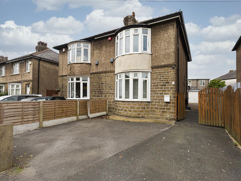 3 bed semidetached house for sale in New Hey Road, Oakes, Huddersfield