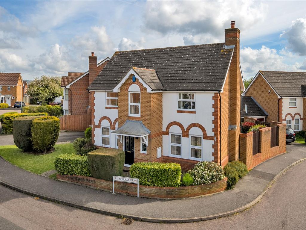 4 bed detached house for sale in Sissinghurst Drive, Maidstone ME16, £600,000 Zoopla
