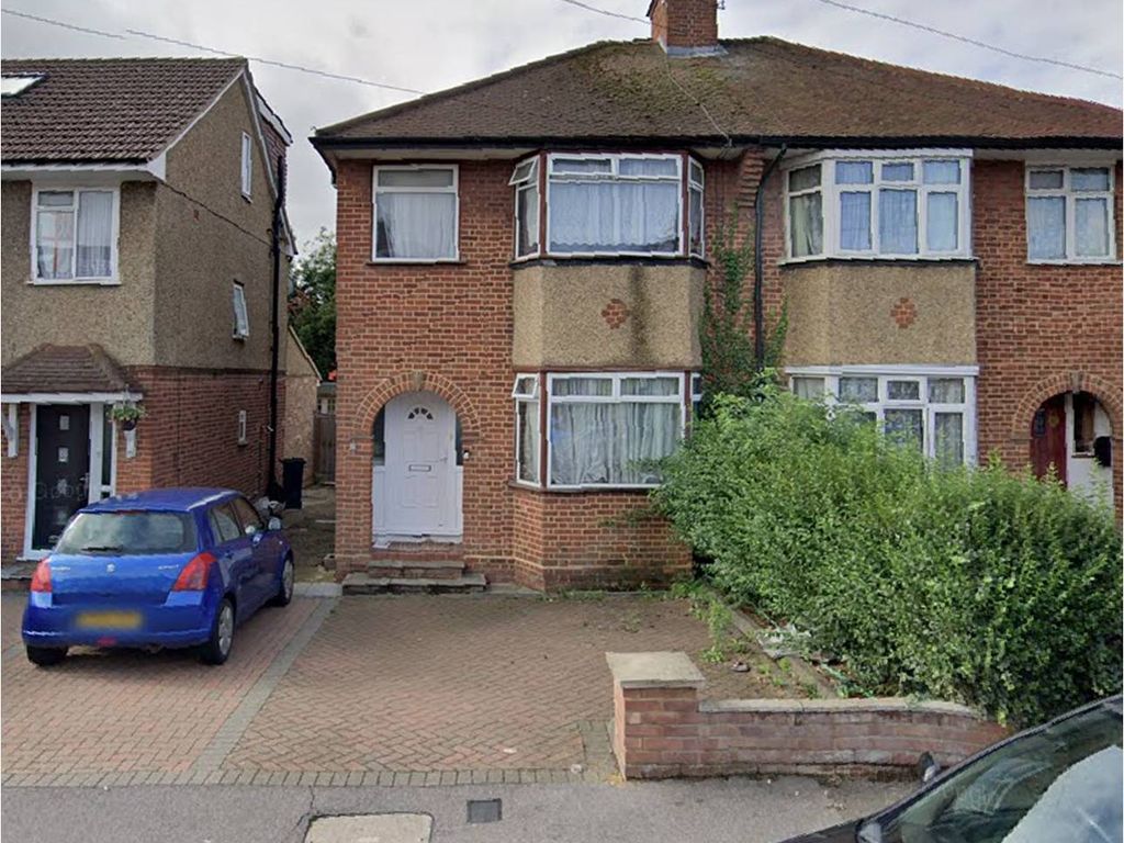 3 bed semidetached house for sale in Blackland Drive, Hayes UB4 Zoopla