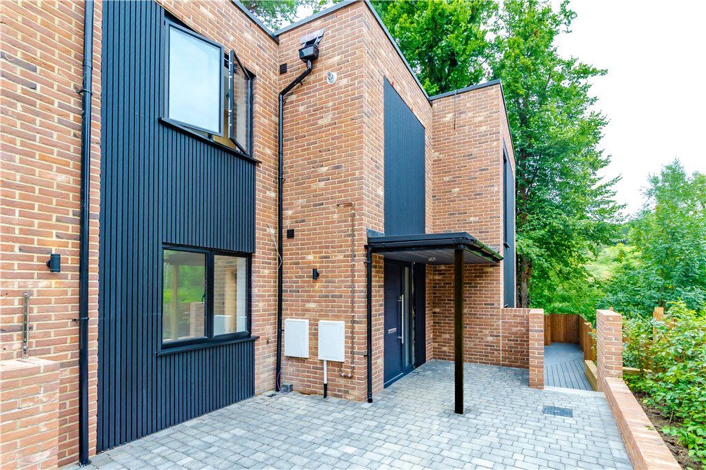 New home, 3 bed detached house for sale in Oaklands Gardens, Kenley CR8