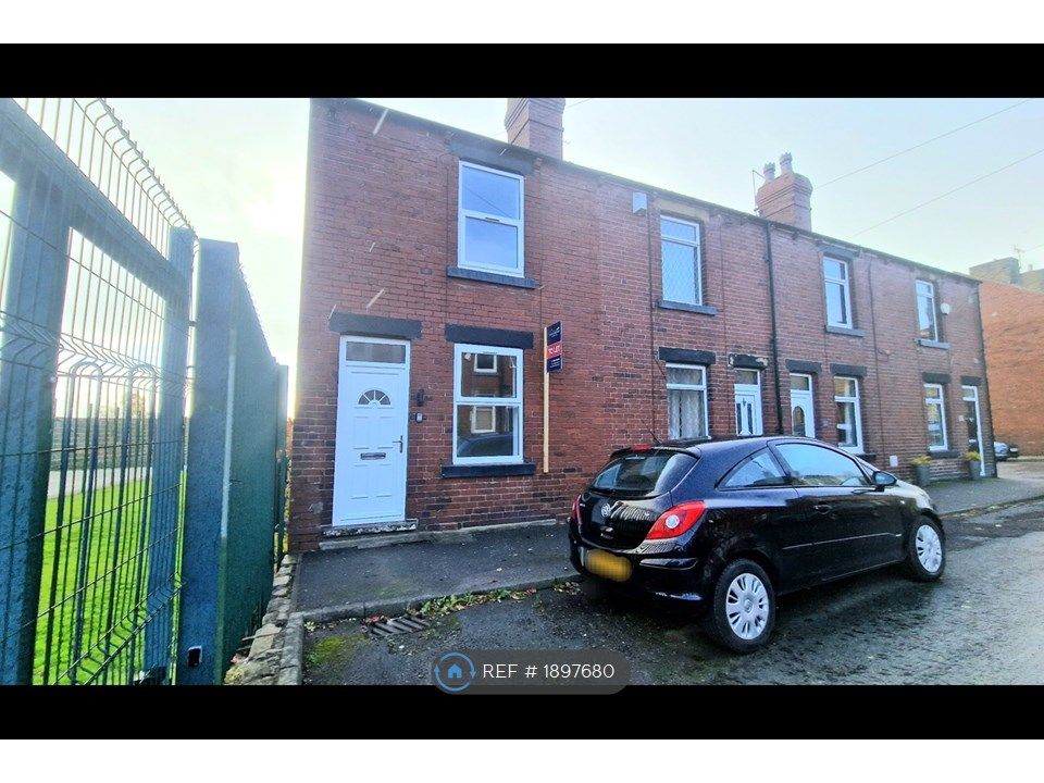2 bed terraced house to rent in Braithwaite Street, Staincross