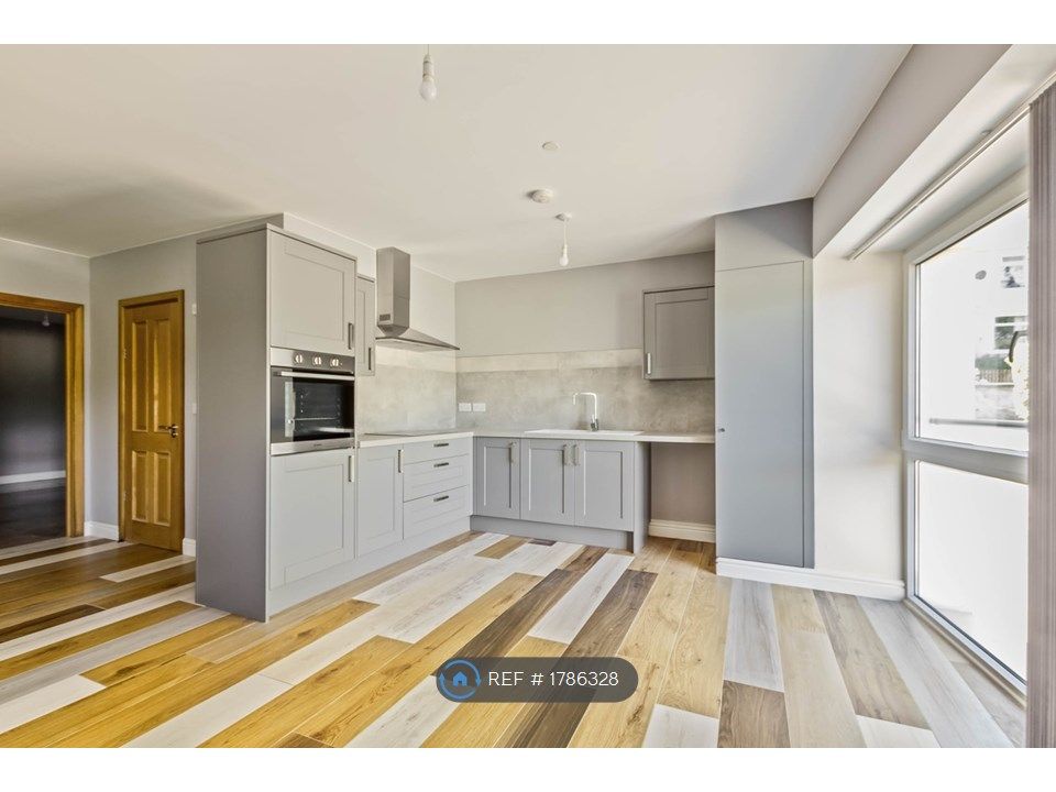 1 bed flat to rent in Carlton House, Ebbw Vale NP23, £680 pcm Zoopla