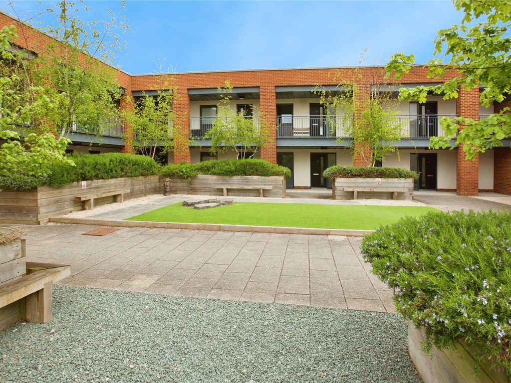 2 bed flat for sale in Keel Road, Southampton, Hampshire SO19, £65,000