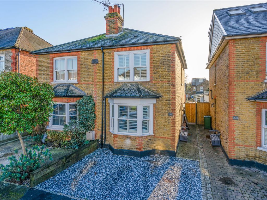 3 bed semidetached house for sale in Hersham Road, Hersham, WaltonOn