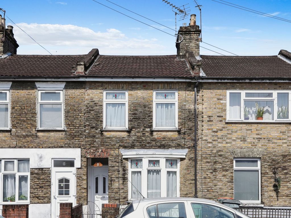 2 bed terraced house for sale in Sylvan Road, London E7 Zoopla