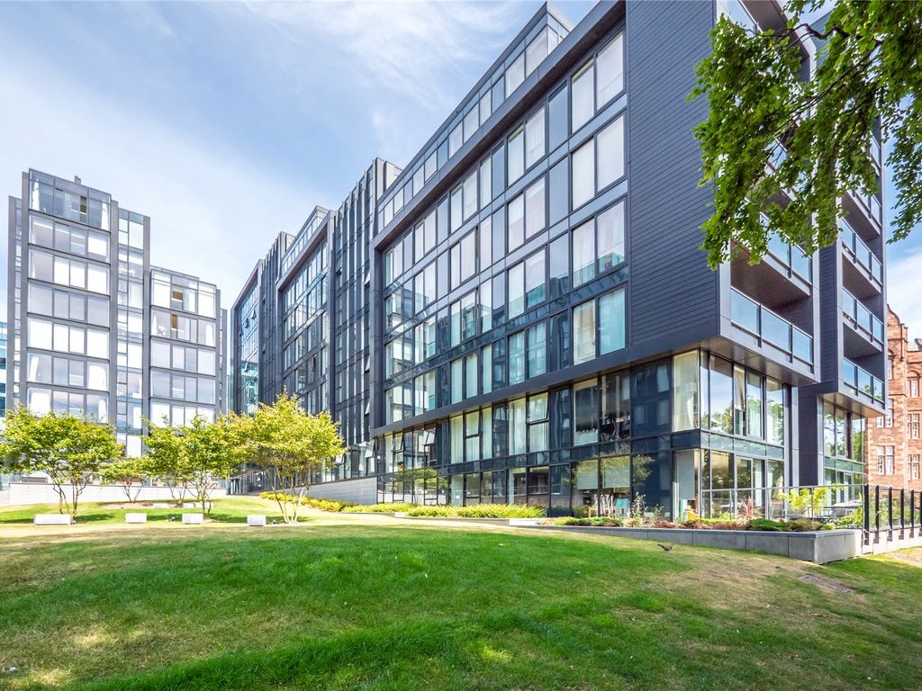 11/4 Simpson Loan, Edinburgh EH3