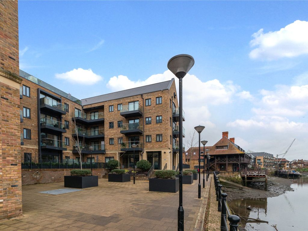 Lion Wharf Road, London TW7  