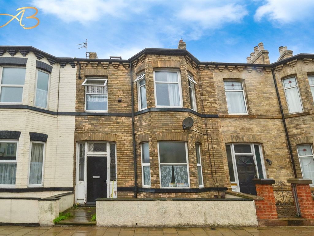 3 bed flat for sale in Station Road, Redcar, North Yorkshire TS10, £