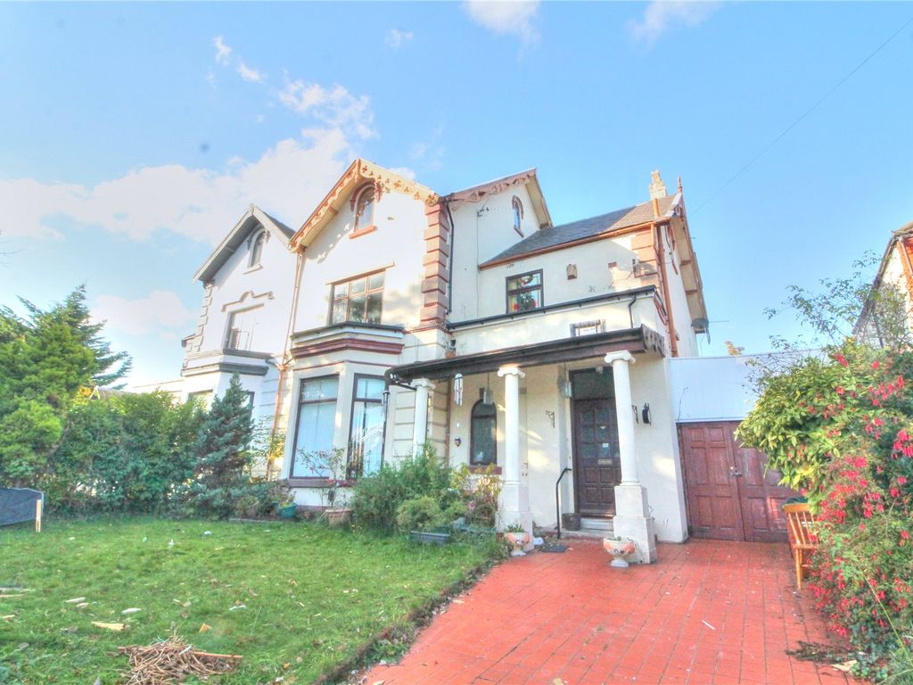 5 bed semidetached house for sale in Walton Park, Liverpool