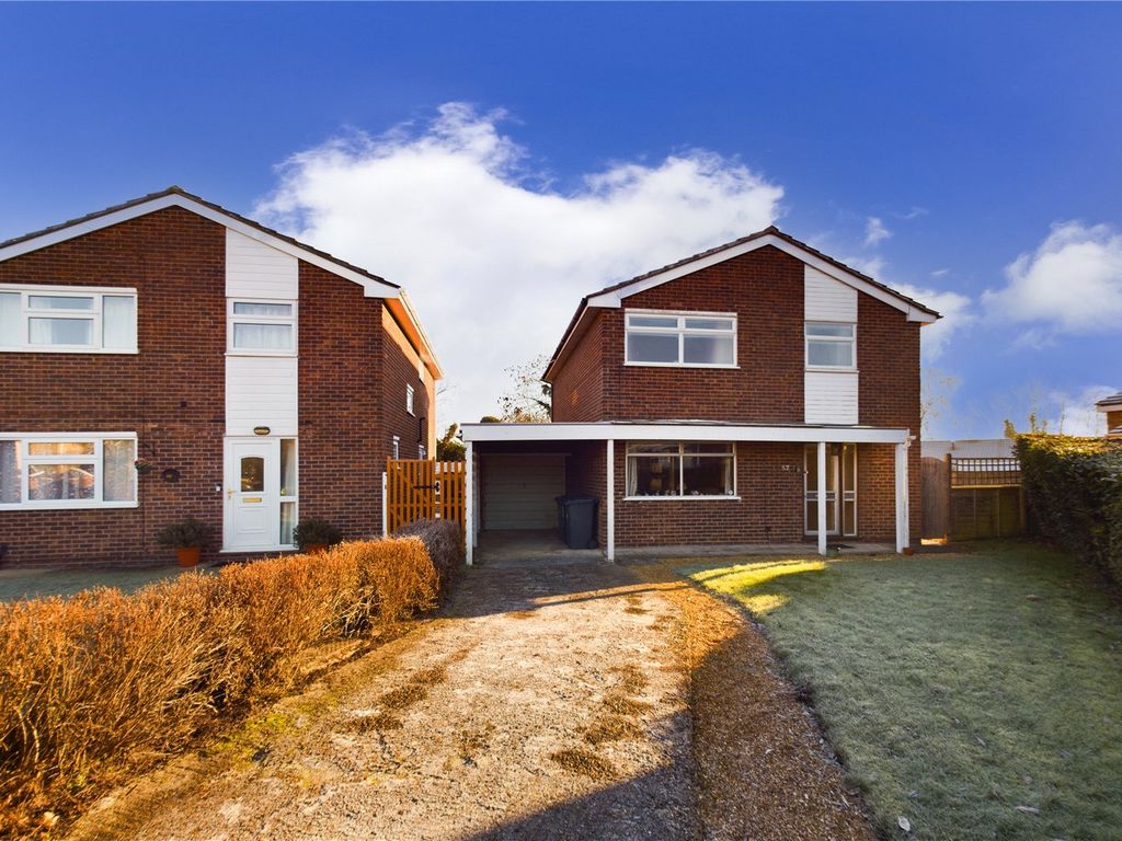 4 bed detached house for sale in Greenfields, Earith, Huntingdon