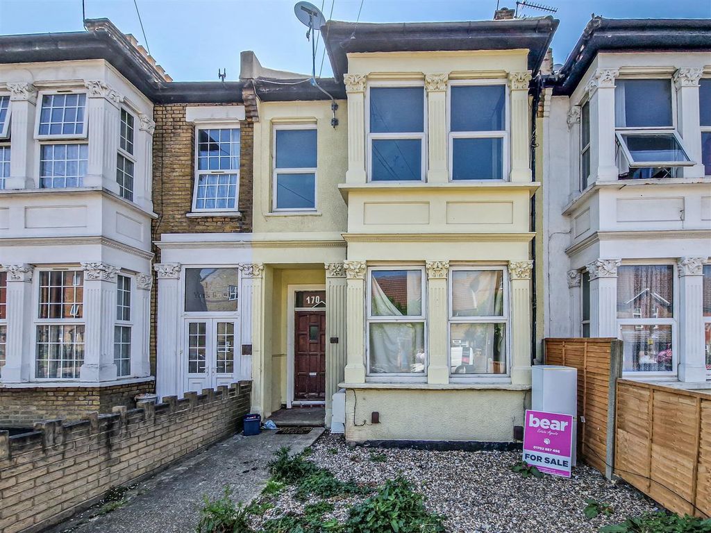 3 bed flat for sale in York Road, SouthendOnSea SS1 Zoopla