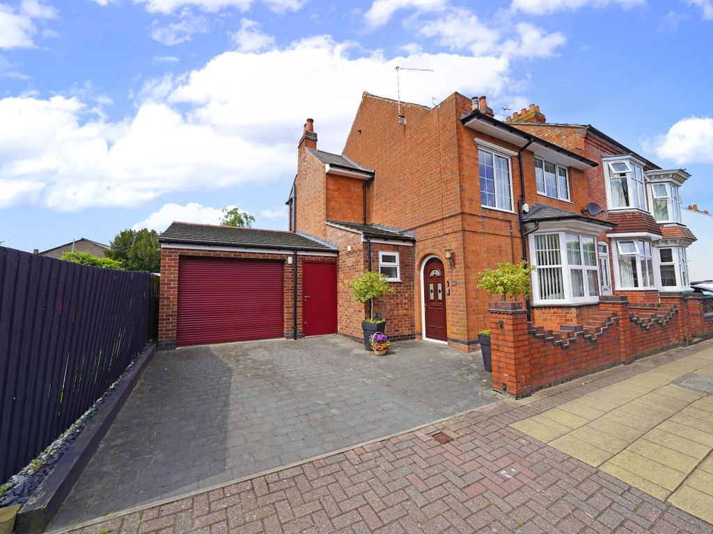 2 bed end terrace house for sale in CoOperation Street, Enderby