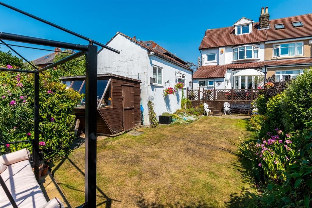 Otley Old Road, Cookridge LS16  