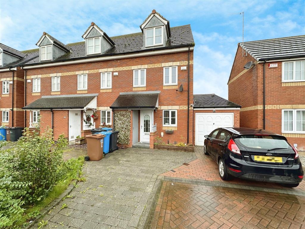 3 bed end terrace house for sale in Buttermere Close, Hull HU4, £