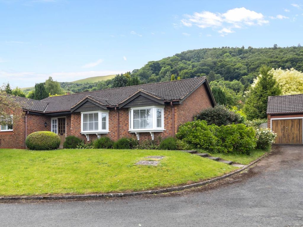 4 bed bungalow for sale in Woodfarm Road, Malvern WR14, £550,000 Zoopla
