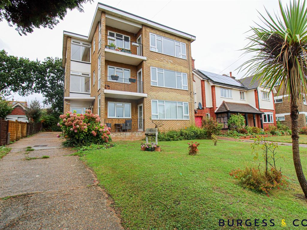 2 bed flat for sale in Cooden Drive, BexhillOnSea TN39 Zoopla