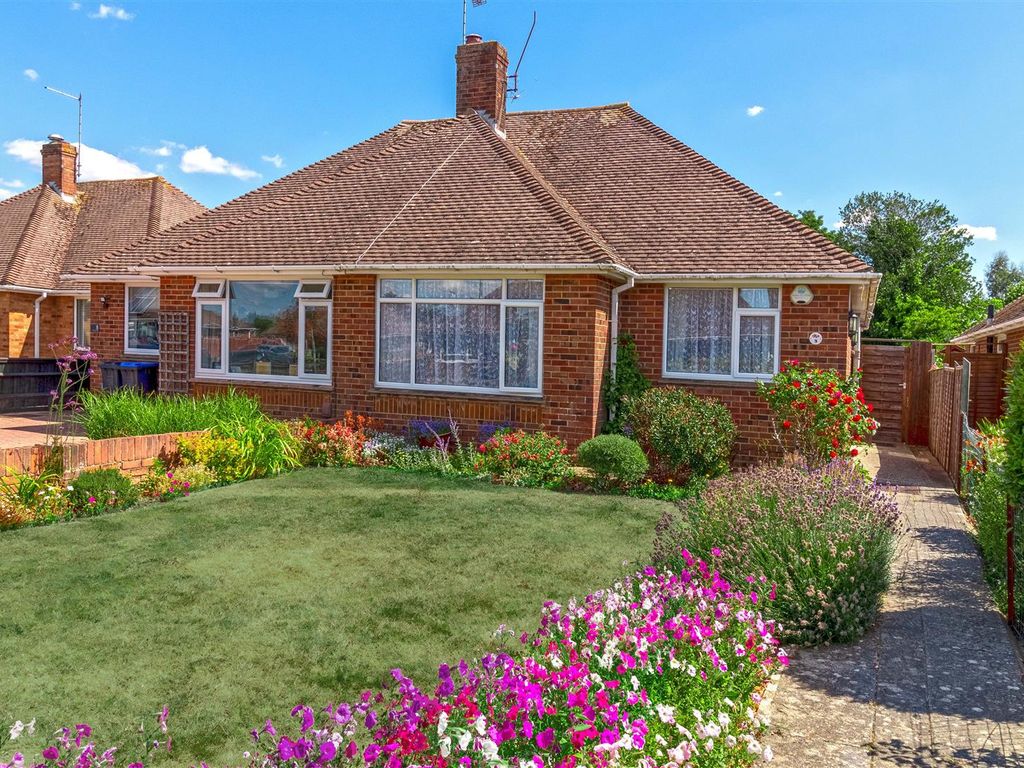 3 bed semidetached bungalow for sale in Plantation Way, Worthing BN13