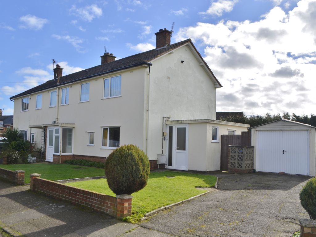 3 bed semidetached house for sale in Broomfield, Felixstowe IP11, £