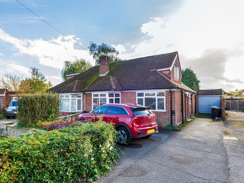 3 bed bungalow for sale in Truro Close, Maidenhead SL6 Zoopla