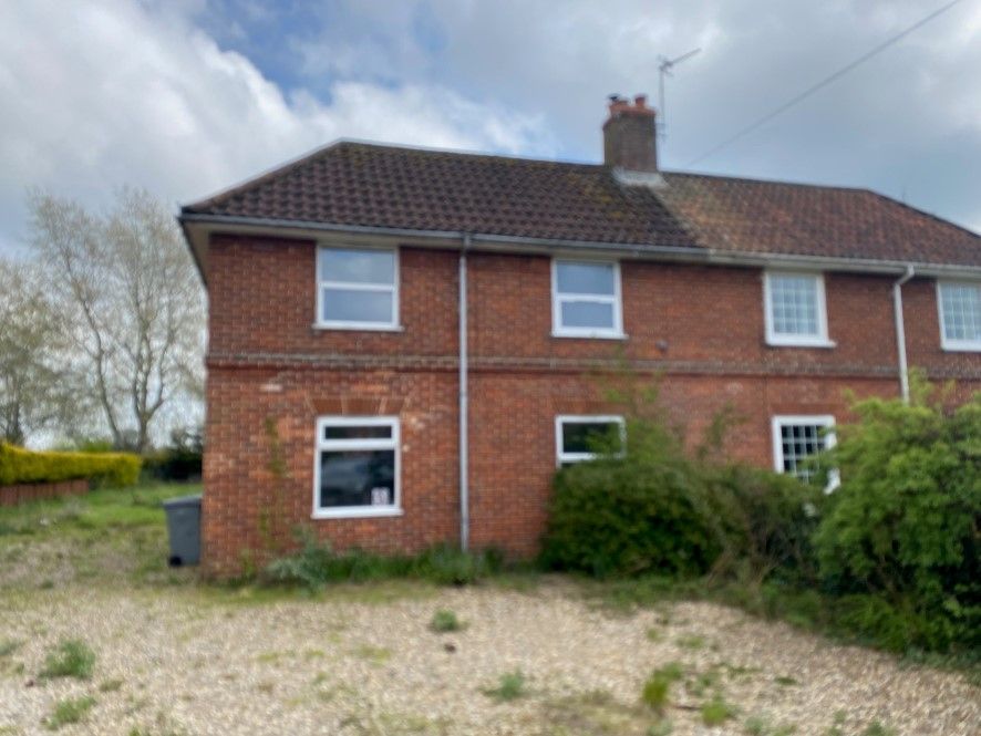 3 bed semidetached house for sale in 10 Rectory Close, Coltishall