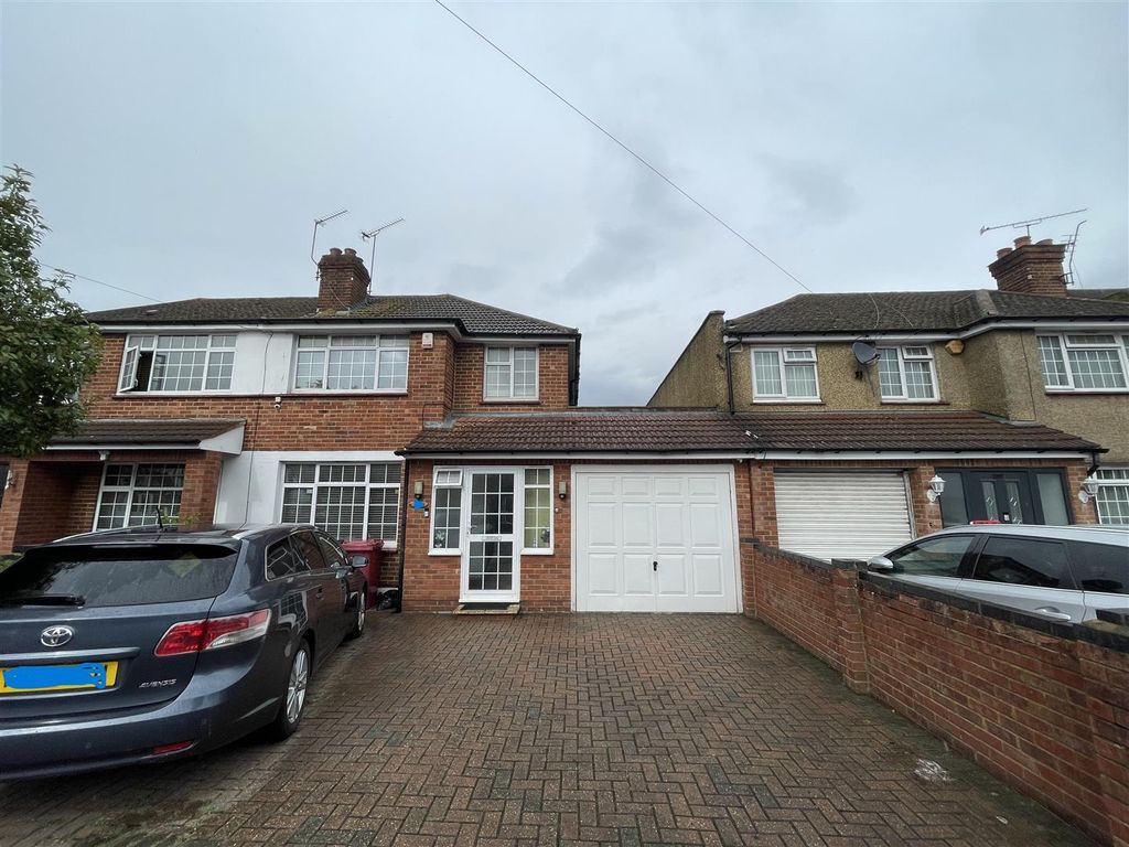 4 bed property for sale in Kendal Drive, Slough SL2, £575,000 Zoopla