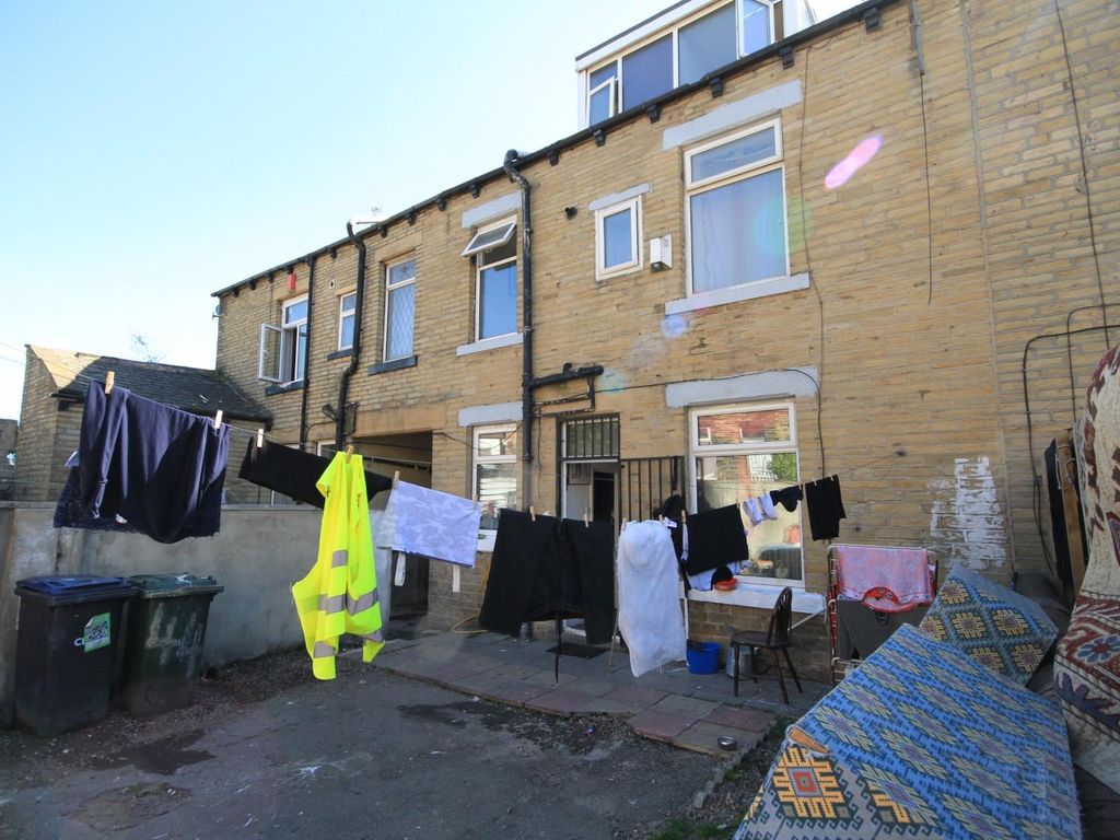 3 bed terraced house for sale in Southampton Street, Off Otley Road BD3