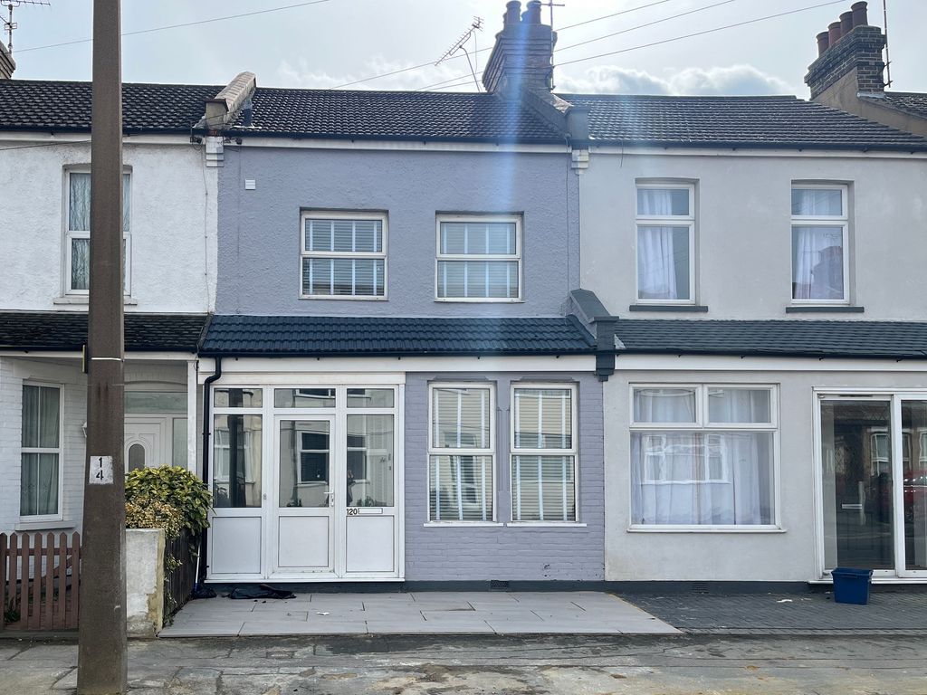 3 bed terraced house for sale in North Avenue, SouthendOnSea SS2 Zoopla