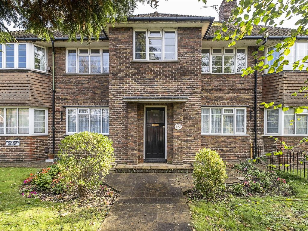 3 bed flat for sale in Woodcote Court, Dorking Road, Epsom KT18 Zoopla