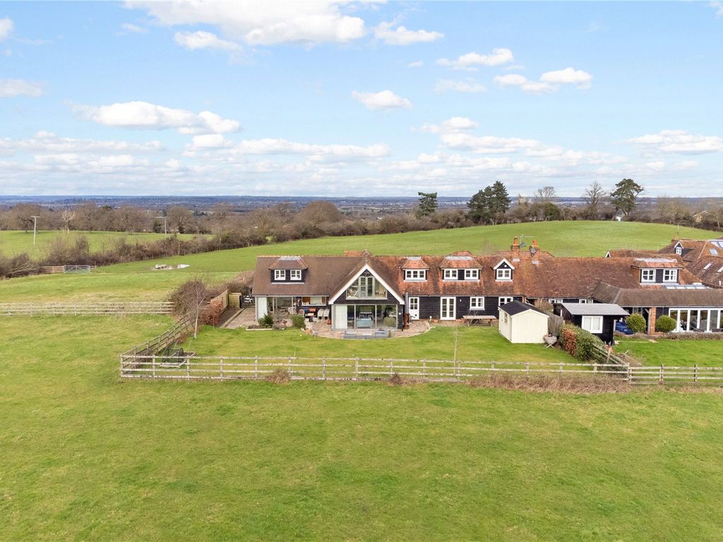 5 bed semidetached house for sale in Lower Farm, St. Leonards Hill