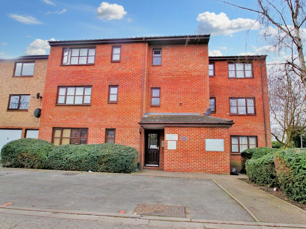 Studio to rent in Waterside, Uxbridge UB8, £900 pcm Zoopla