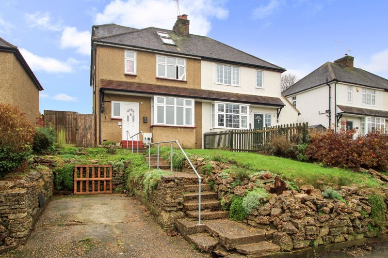 4 bed semidetached house for sale in Kingsmead Road, High HP11