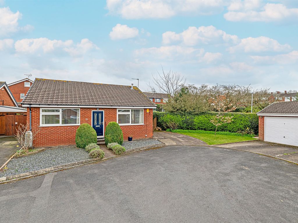2 bed detached bungalow for sale in Withy Close, Frodsham WA6, £365,000