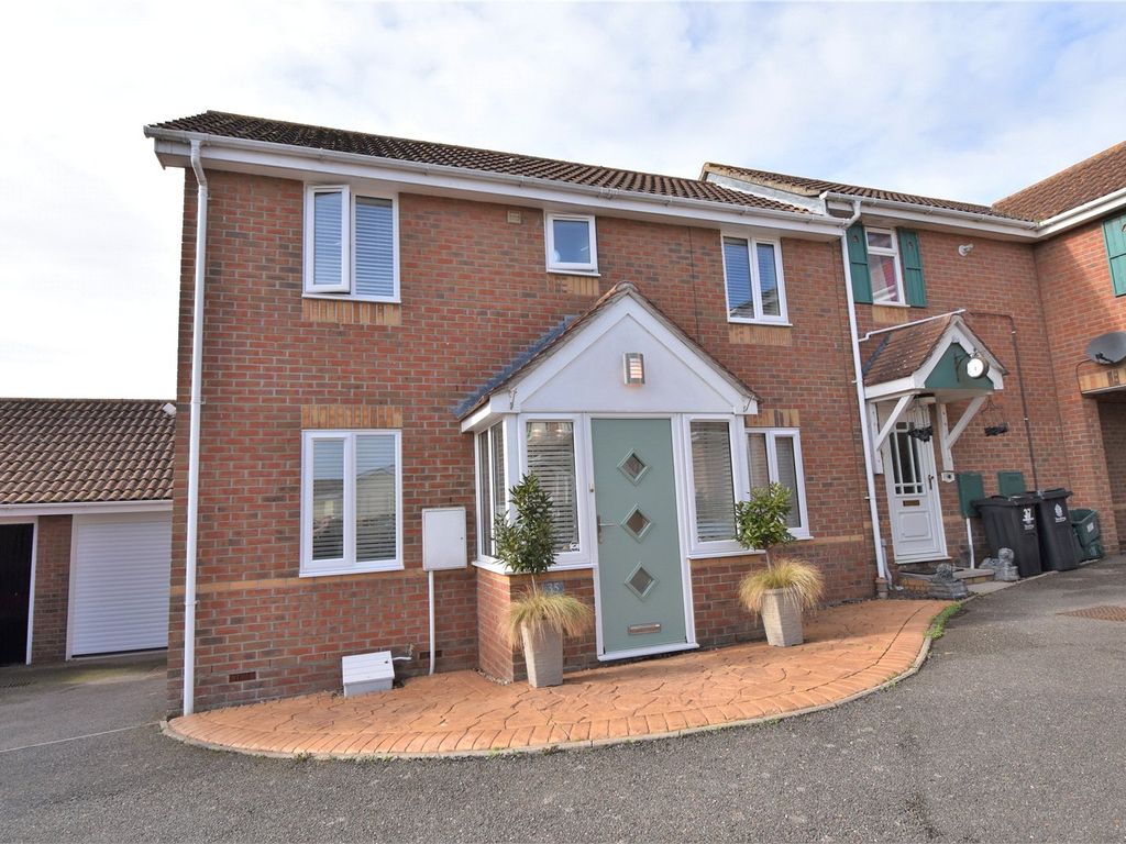2 bed semidetached house for sale in Chaffinch Drive, Dovercourt