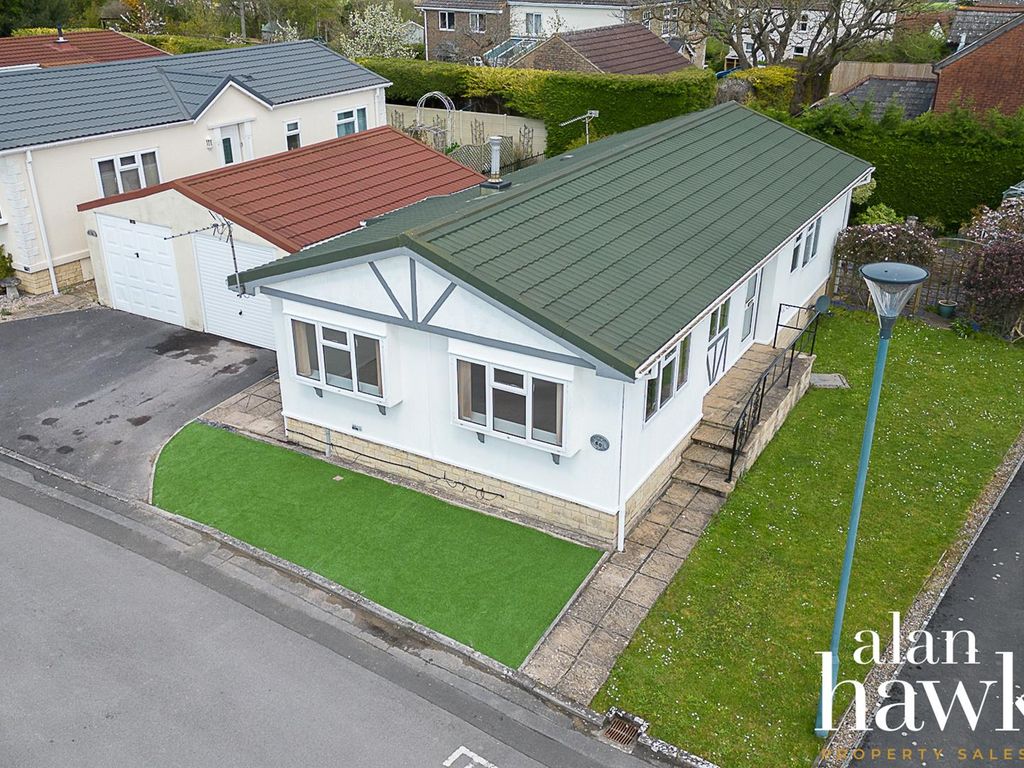 2 bed mobile/park home for sale in Lillybrook Estate, Lyneham