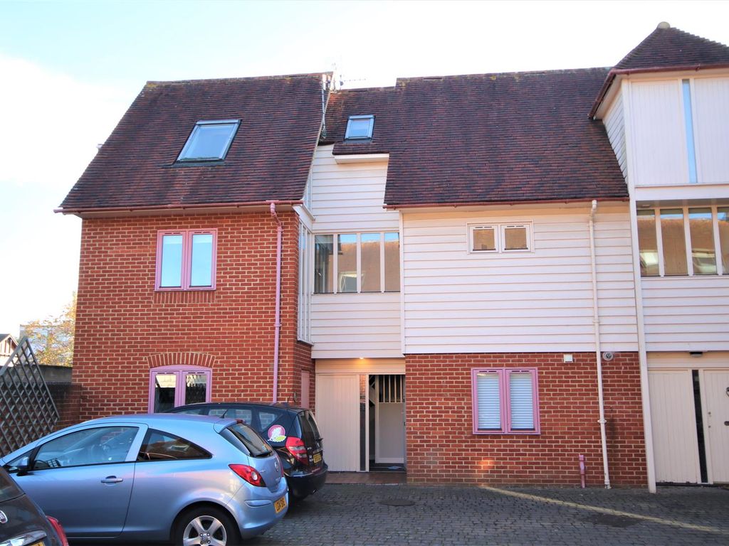 2 bed detached house to rent in Victoria Yard, Victoria Row, Canterbury